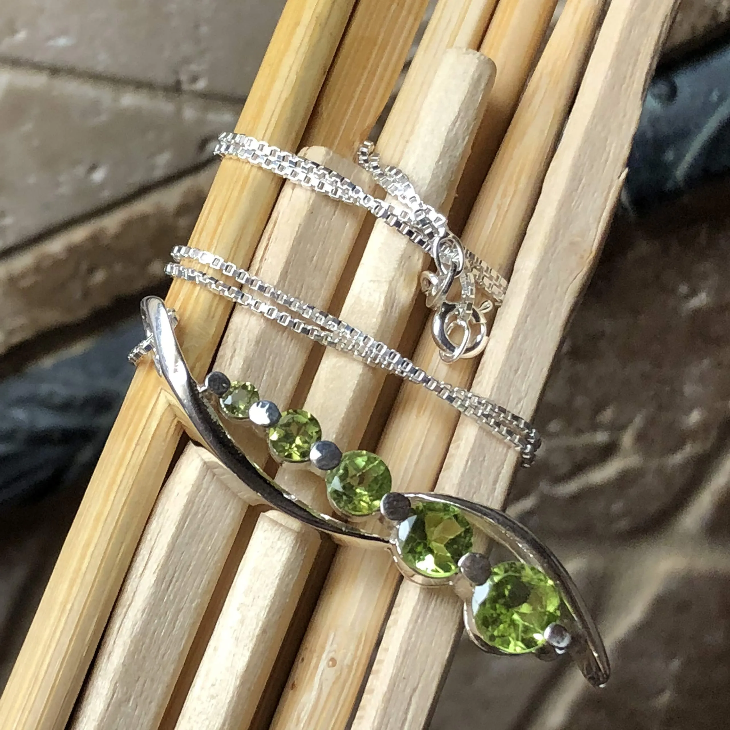 Natural 2.5ct Green Peridot 925 Solid Sterling Silver Journey Pendant Necklace 16"