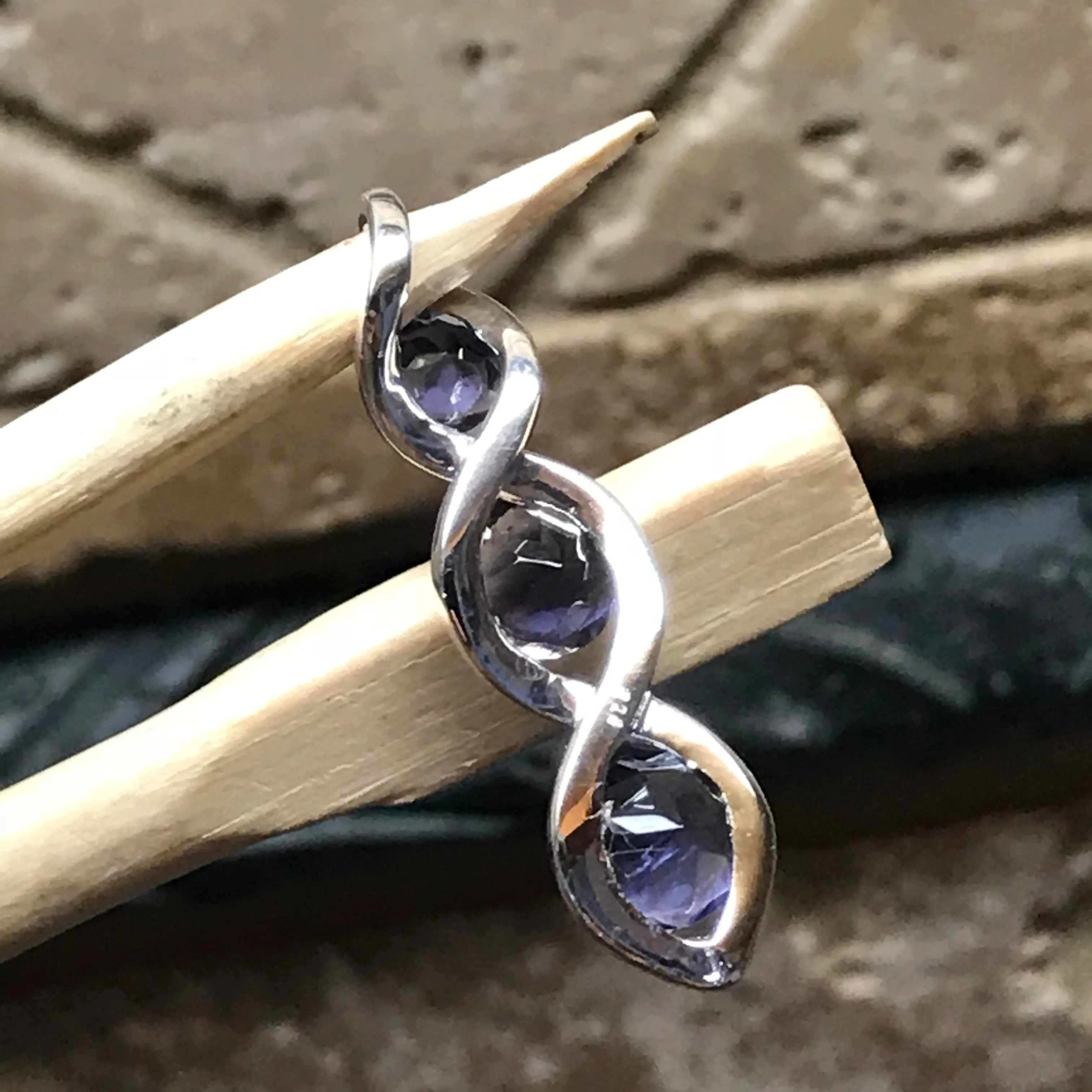 Natural 2ct Iolite 925 Solid Sterling Silver Pendant 28mm