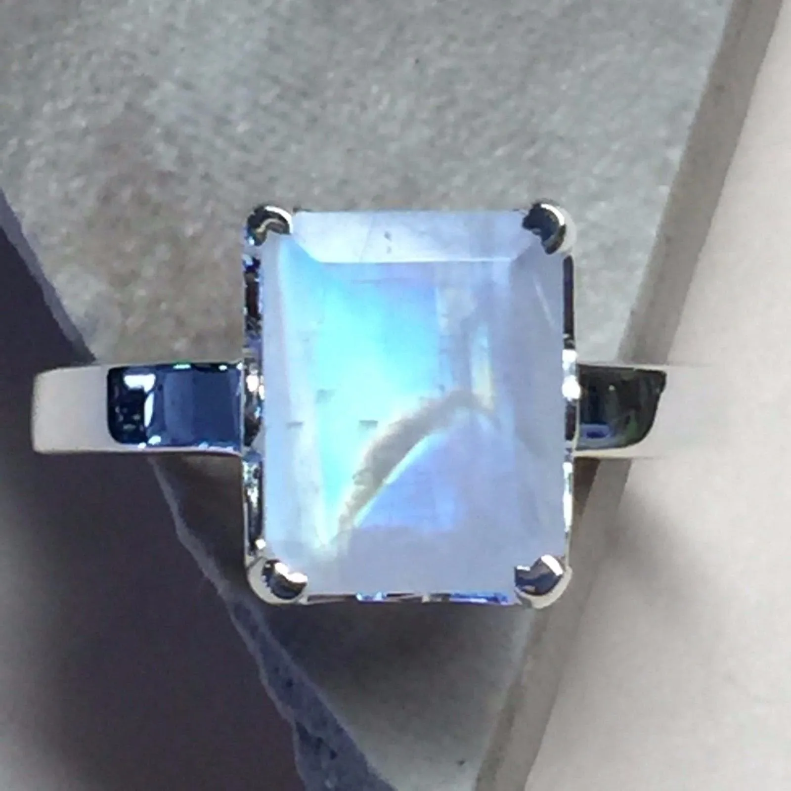 Natural 4ct Rainbow Moonstone 925 Solid Sterling Silver Ring Size 5, 6, 7, 8, 9