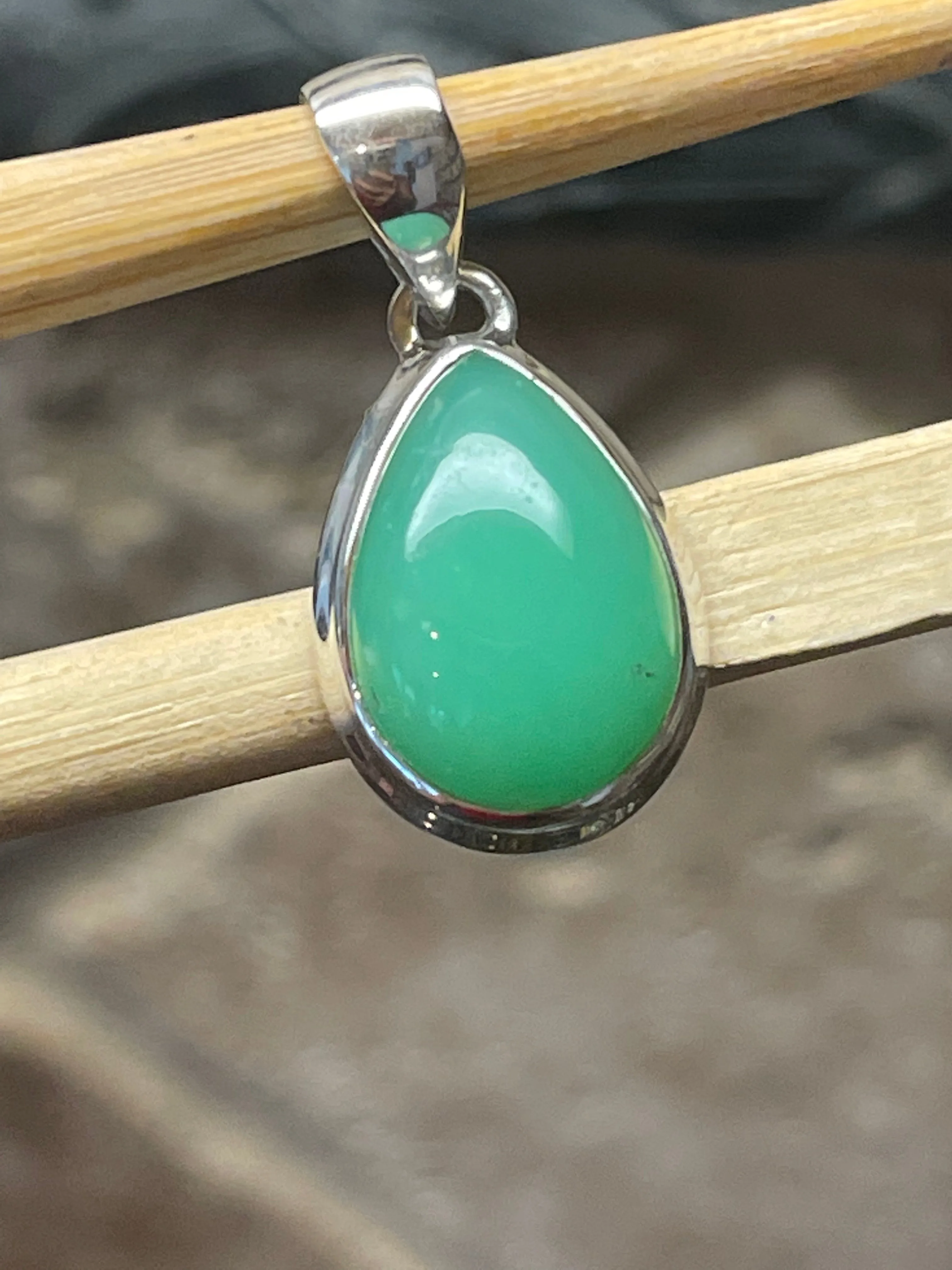 Natural Australian Chrysoprase 925 Sterling Silver Pendant 25mm