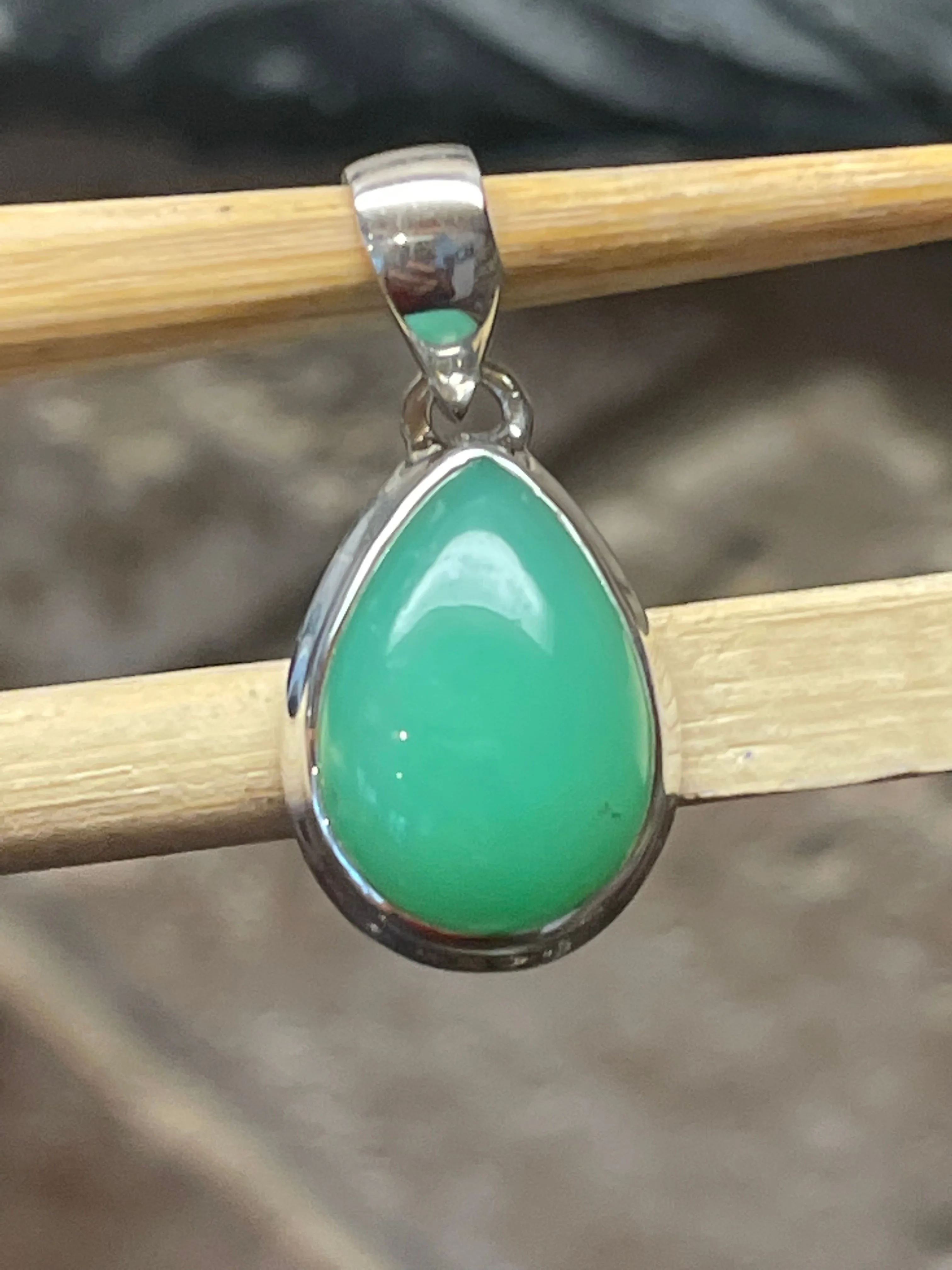 Natural Australian Chrysoprase 925 Sterling Silver Pendant 25mm