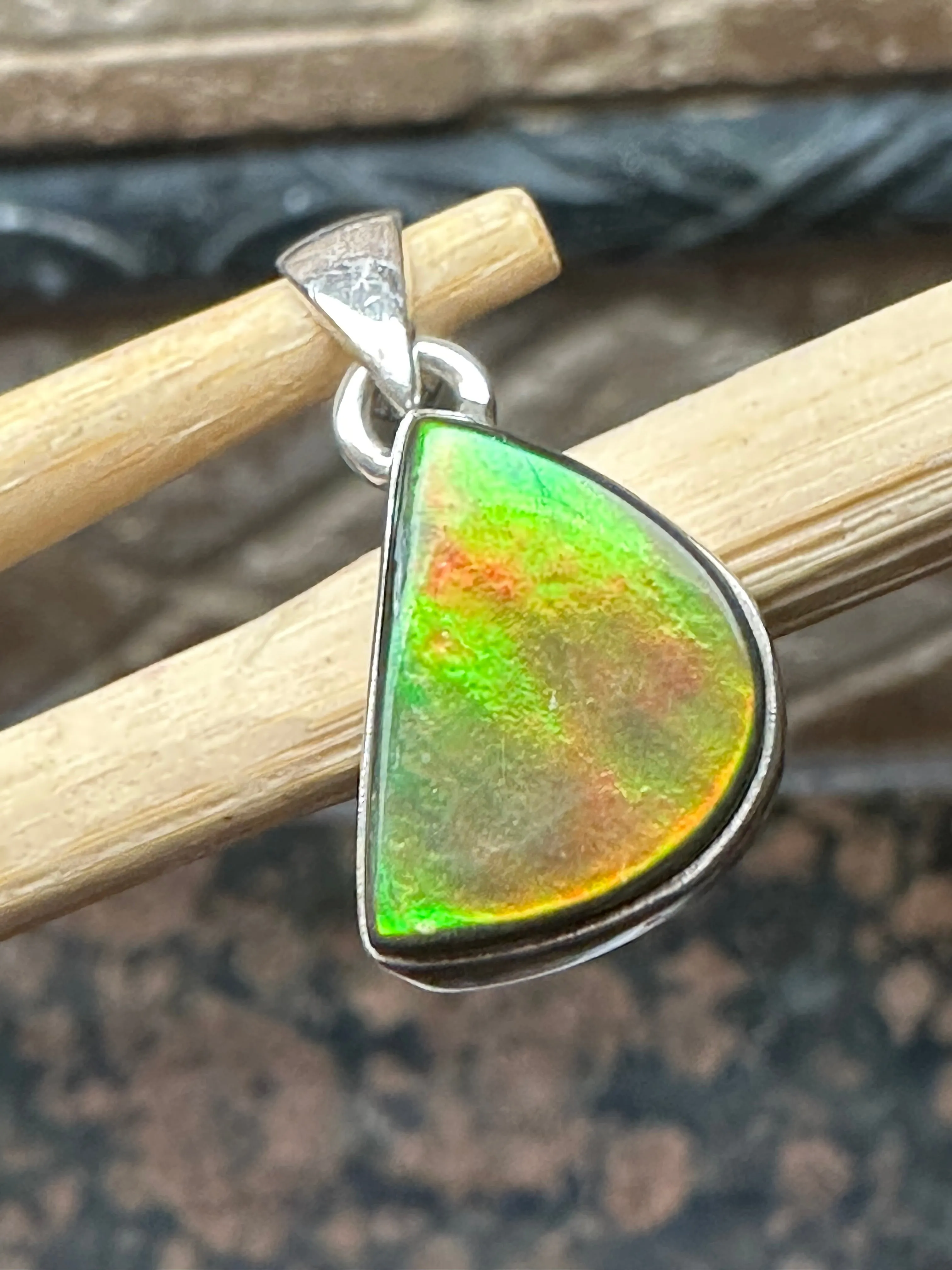 Natural Canadian Ammolite 925 Solid Sterling Silver Pendant 22mm