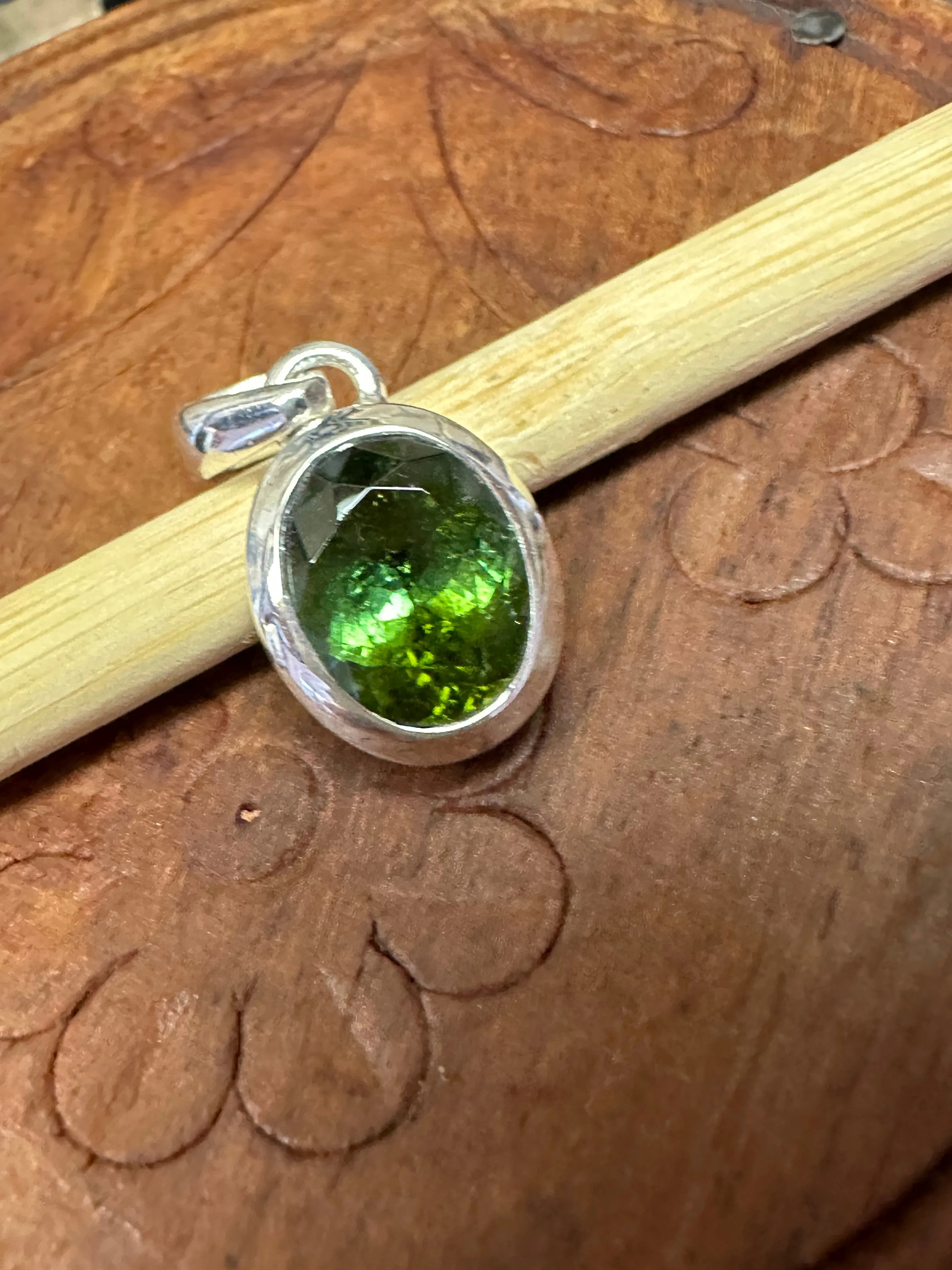 Natural Green Tourmaline 925 Solid Sterling Silver Pendant 20mm