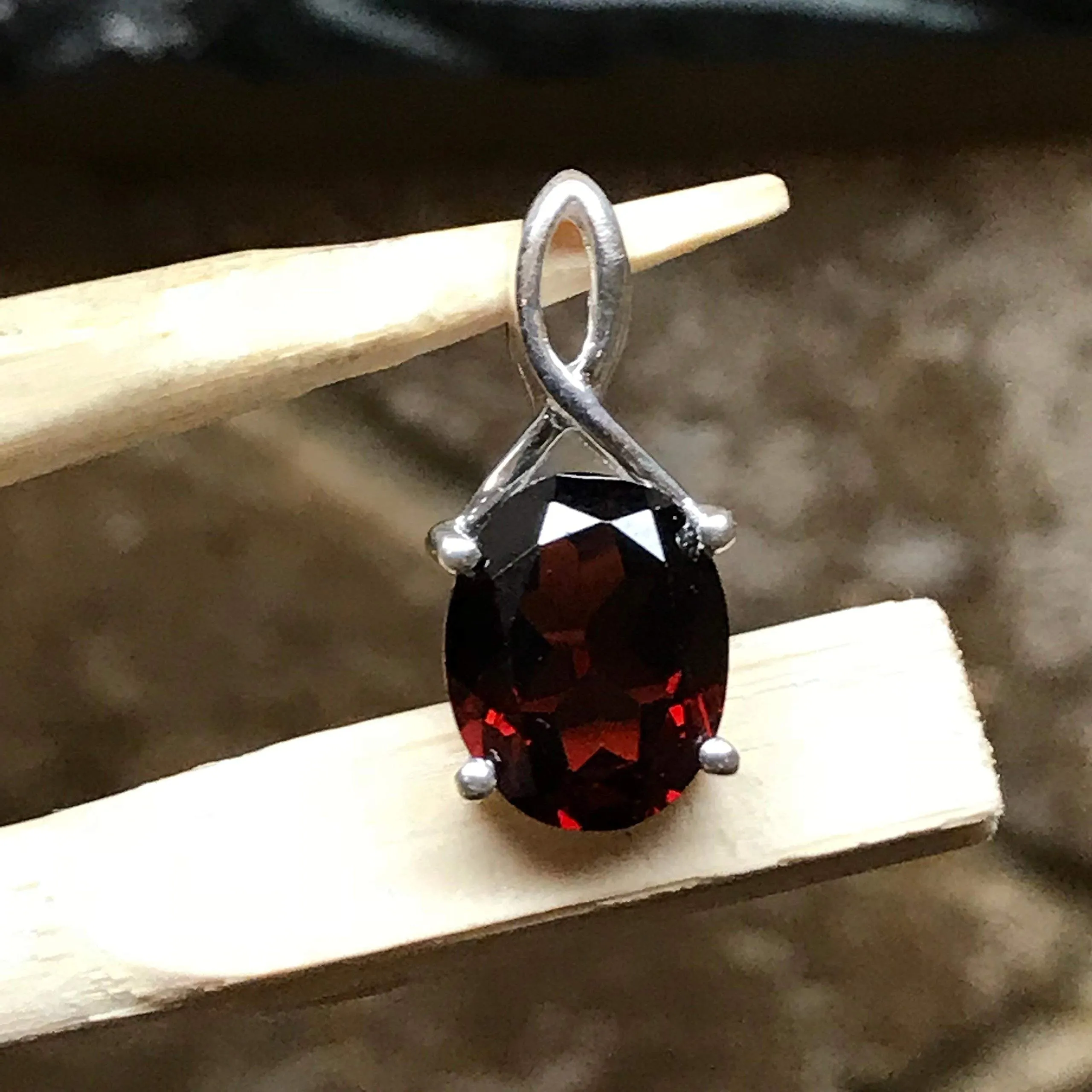 Natural Pyrope Garnet 925 Solid Sterling Silver Pendant 18mm