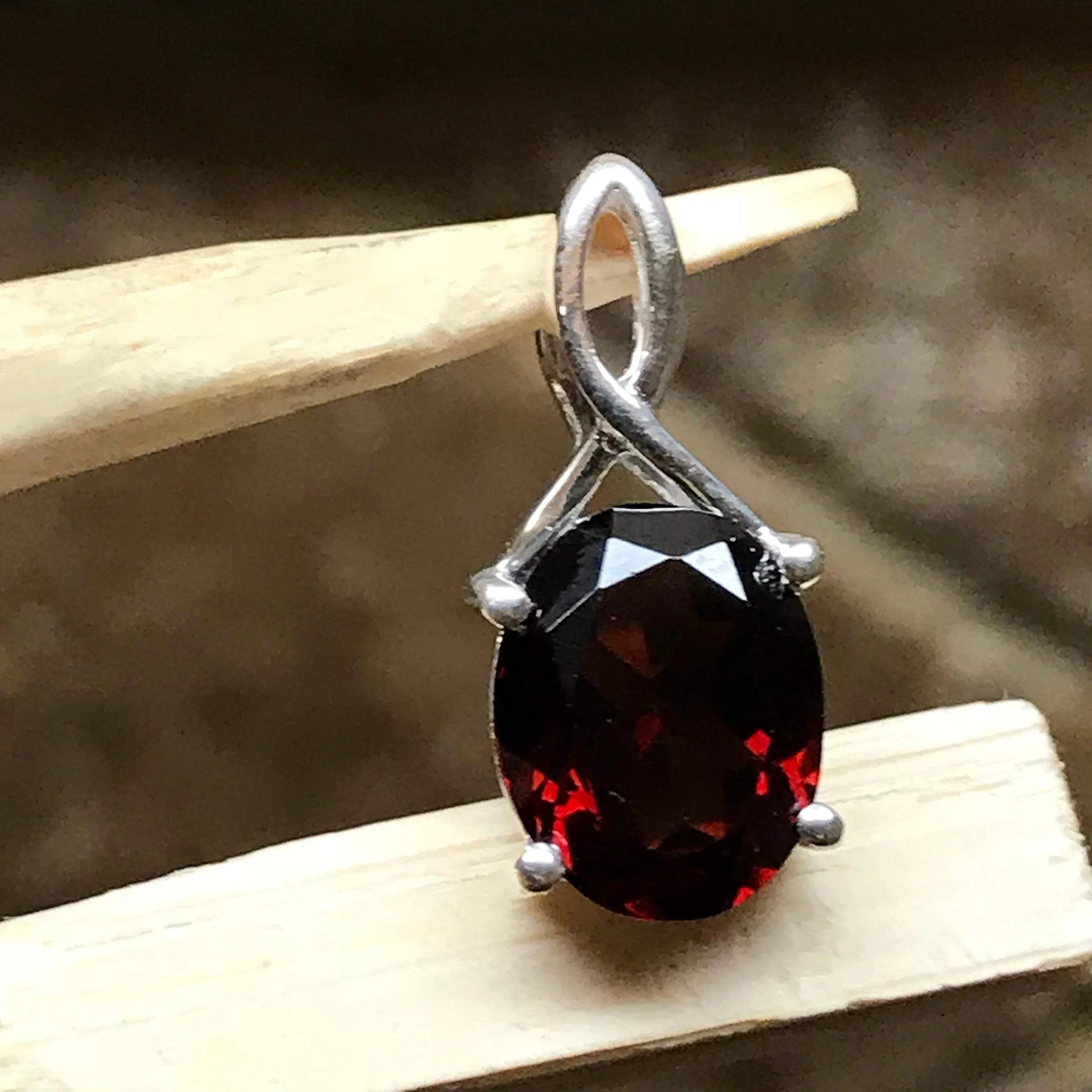 Natural Pyrope Garnet 925 Solid Sterling Silver Pendant 18mm