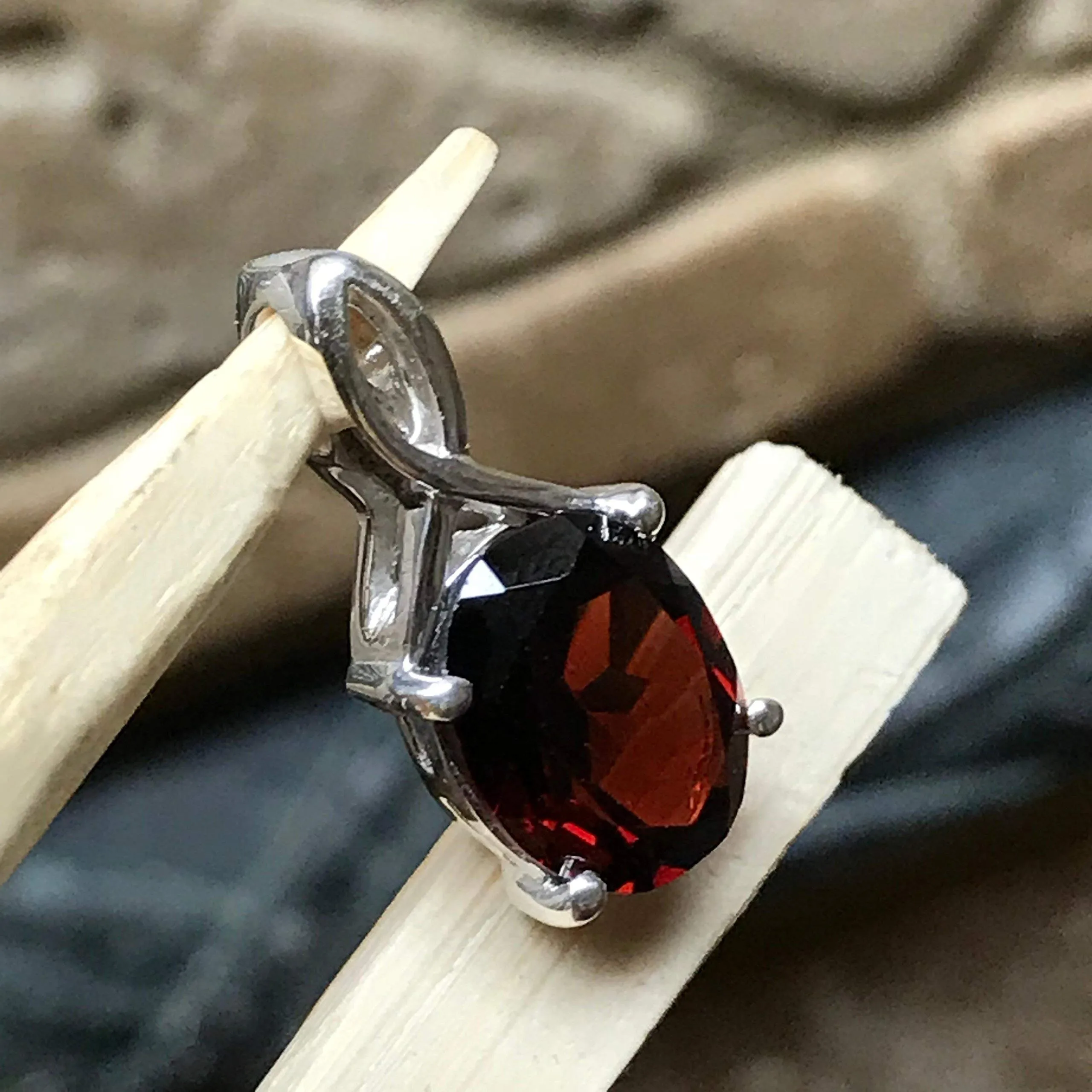 Natural Pyrope Garnet 925 Solid Sterling Silver Pendant 18mm