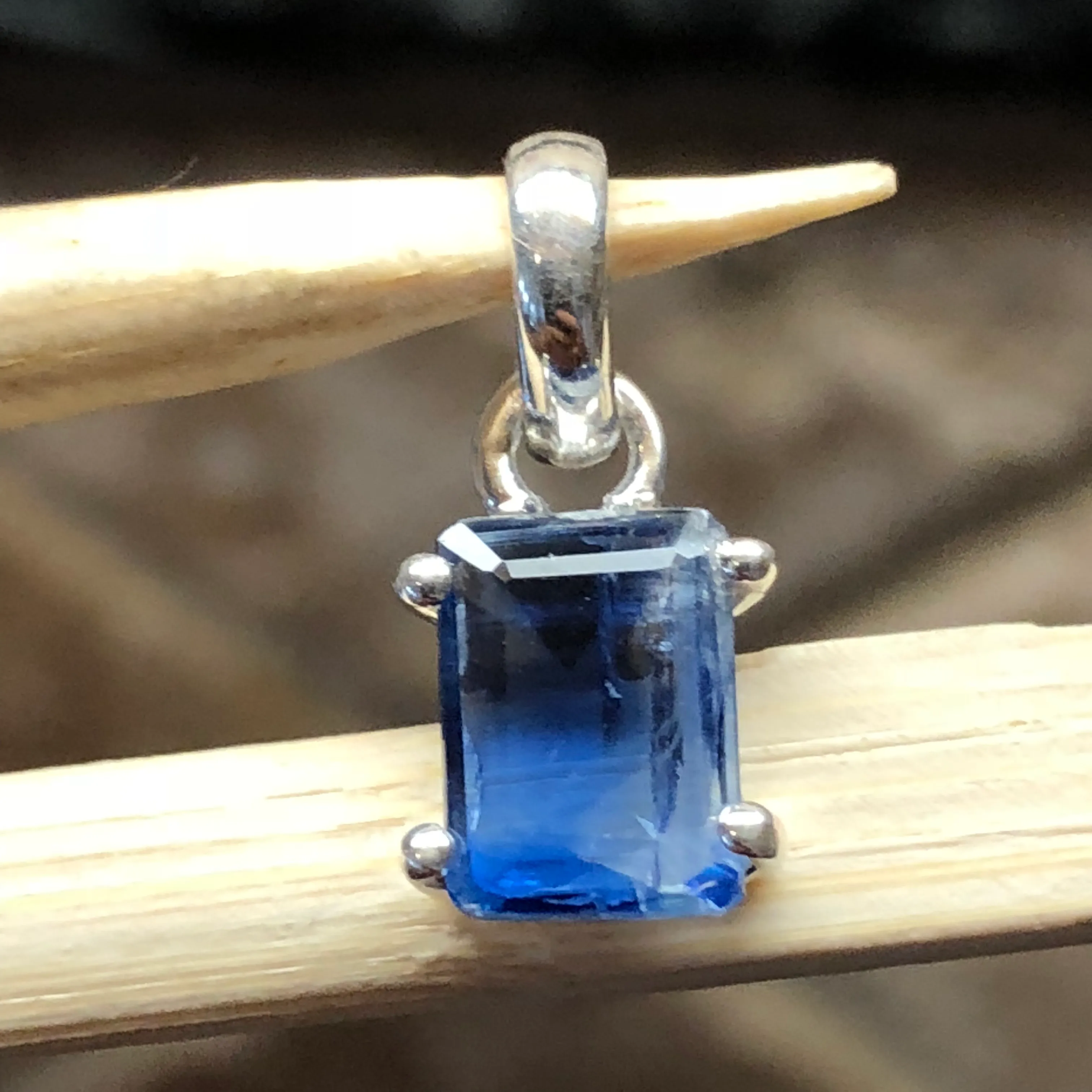 Natural Royal Blue Kyanite 925 Solid Sterling Silver Pendant 18mm