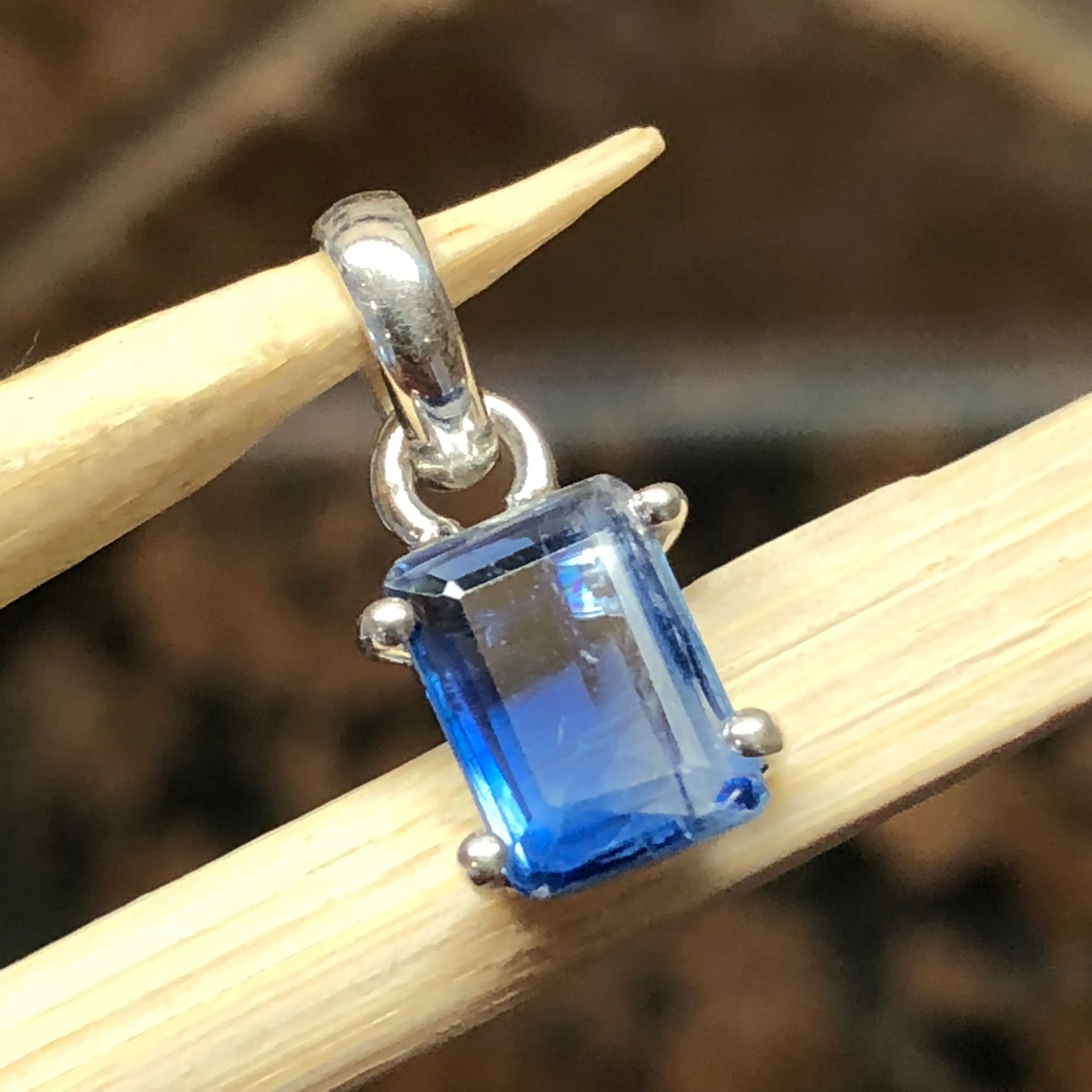 Natural Royal Blue Kyanite 925 Solid Sterling Silver Pendant 18mm