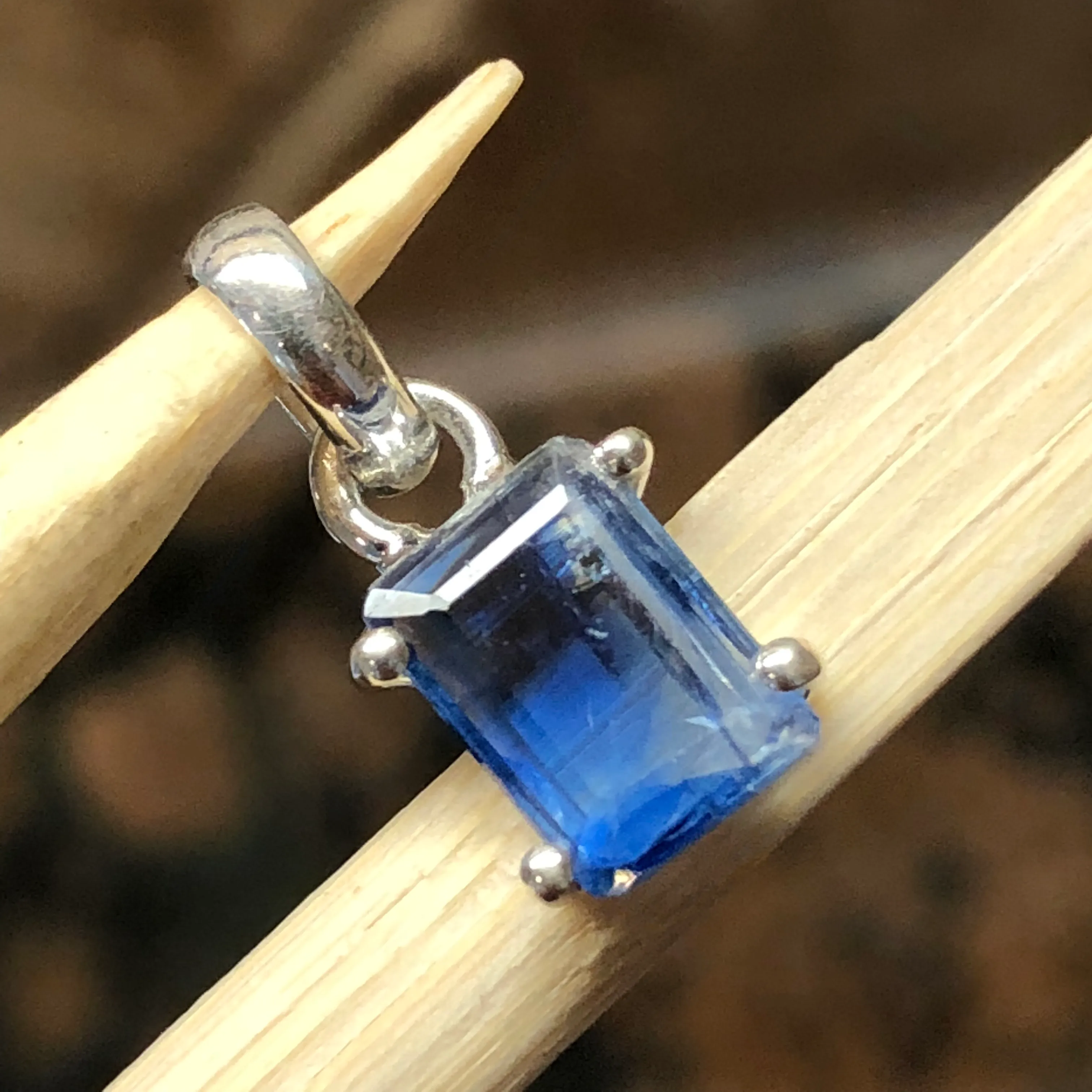 Natural Royal Blue Kyanite 925 Solid Sterling Silver Pendant 18mm