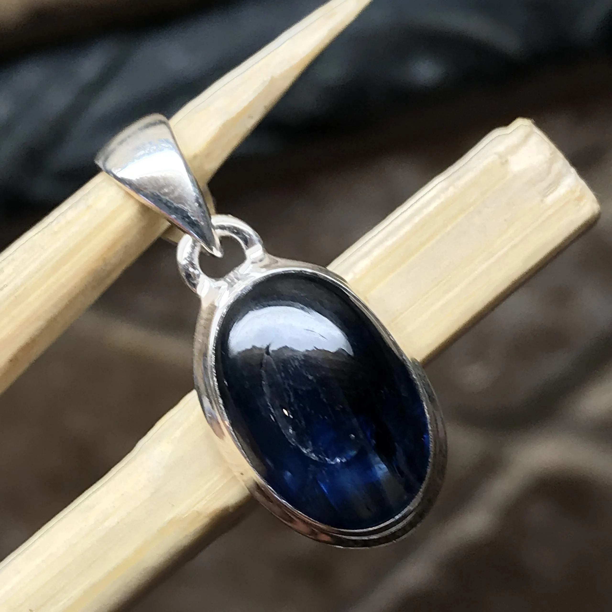 Natural Royal Blue Kyanite 925 Solid Sterling Silver Pendant 25mm