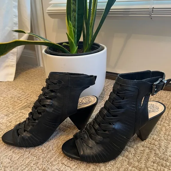 NWOT Vince Camuto Women's Emore Leather Sandal Heel in Black | Poshmark
