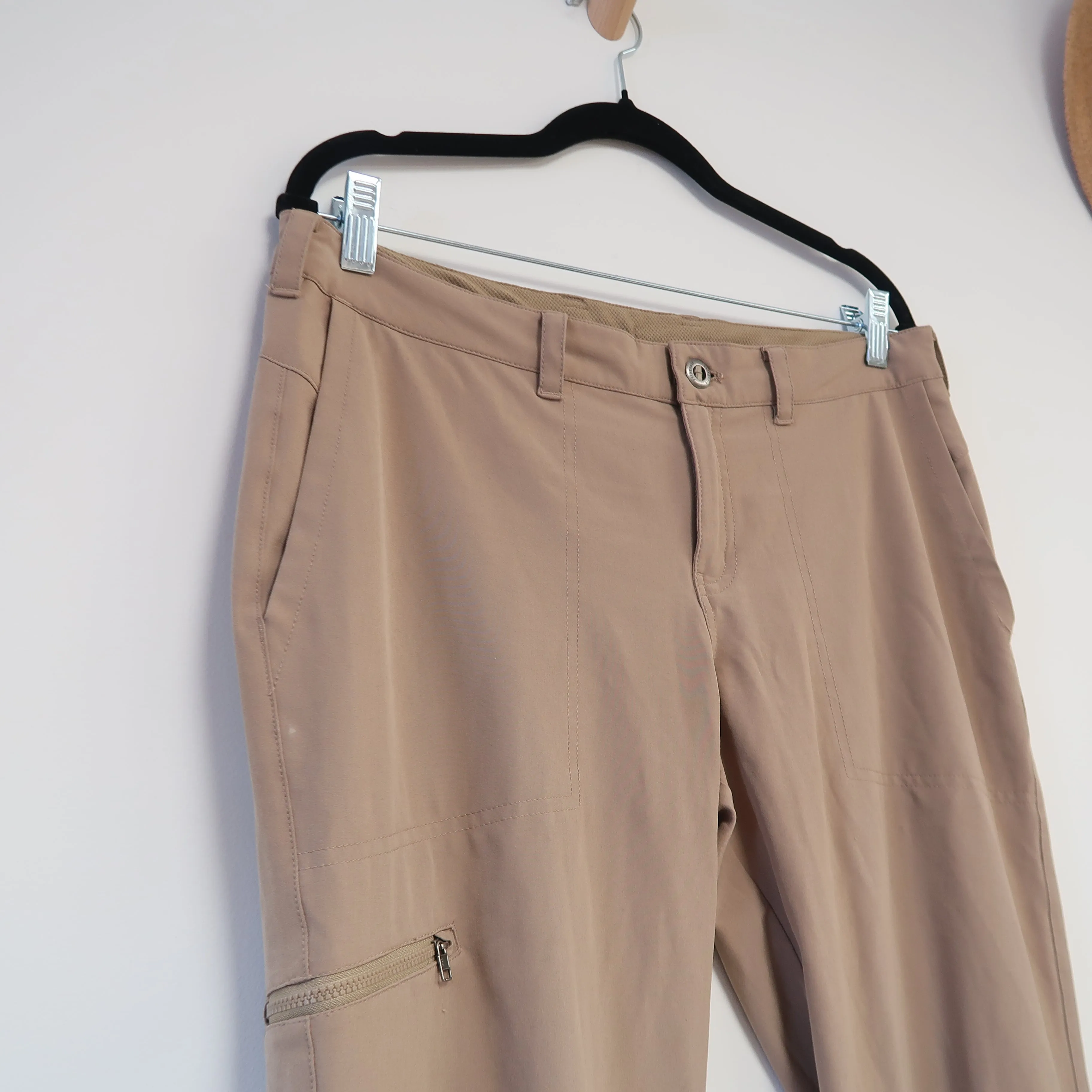 Patagonia - Pants (Women's 8) *faint mark
