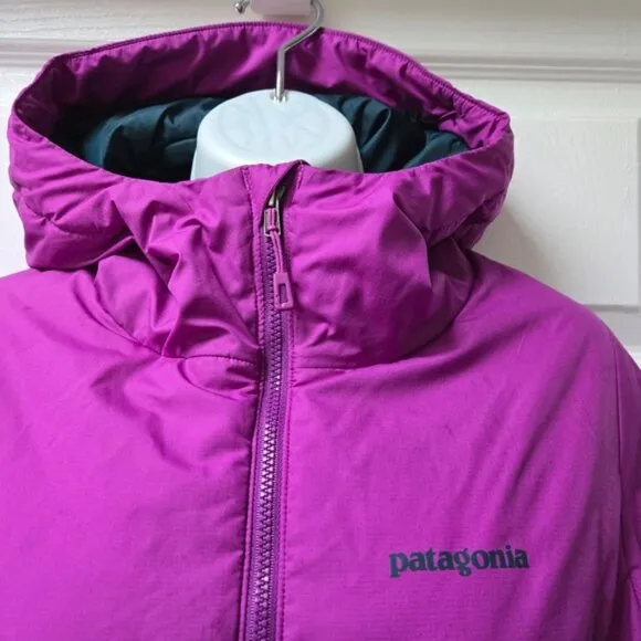 Patagonia Women's Purple Lightweight Hooded Jacket Sz S