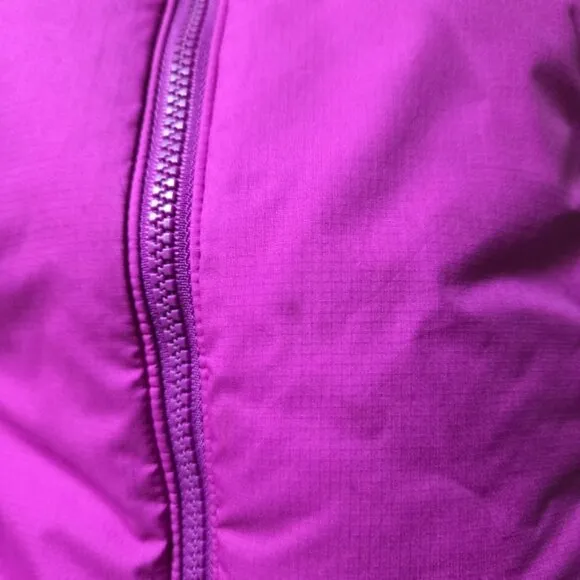 Patagonia Women's Purple Lightweight Hooded Jacket Sz S