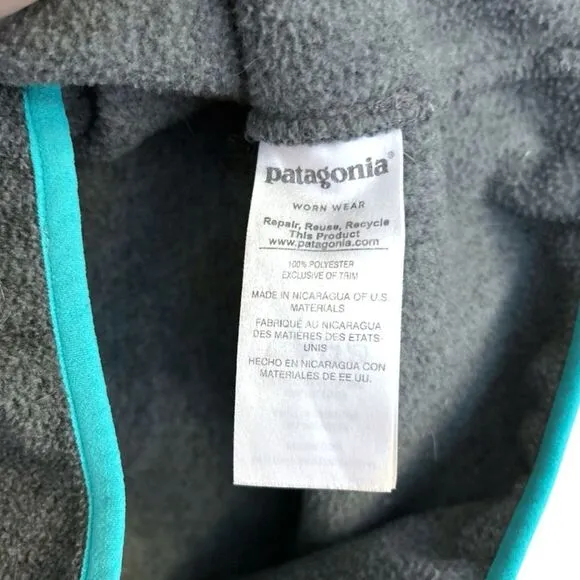 Patagonia Women's Lightweight Synchilla Snap-T Pullover in Gray &amp; Teal, Medium