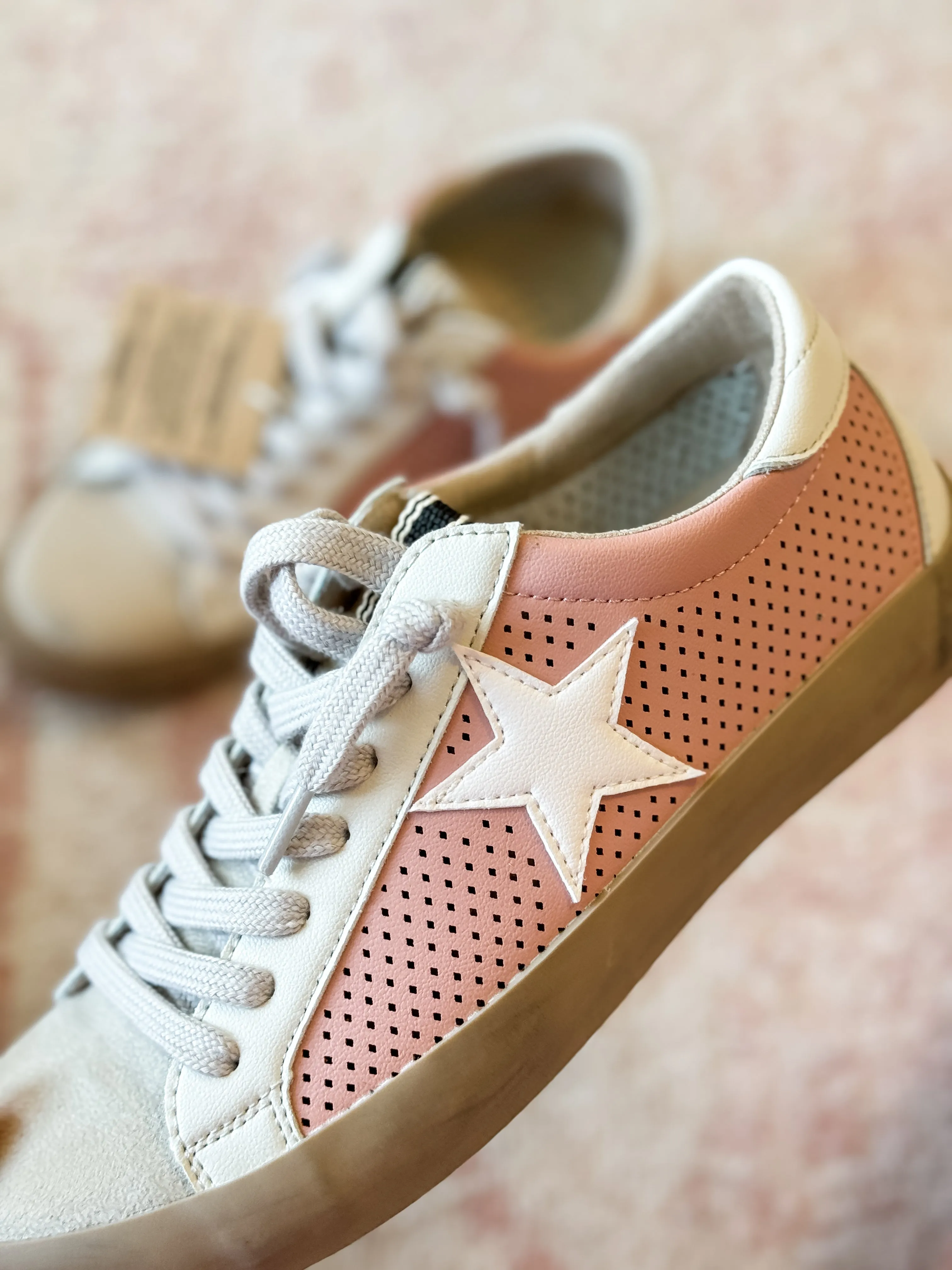 Paula Sneaker in Mauve Perf