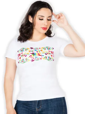 Playera Artesanal Cuello Redondo Bordada Conejo y Flores para Mujer