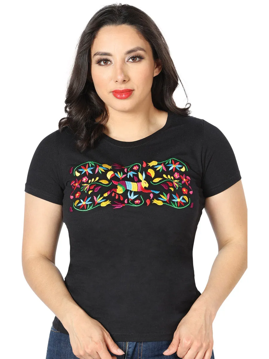 Playera Artesanal Cuello Redondo Bordada Conejo y Flores para Mujer