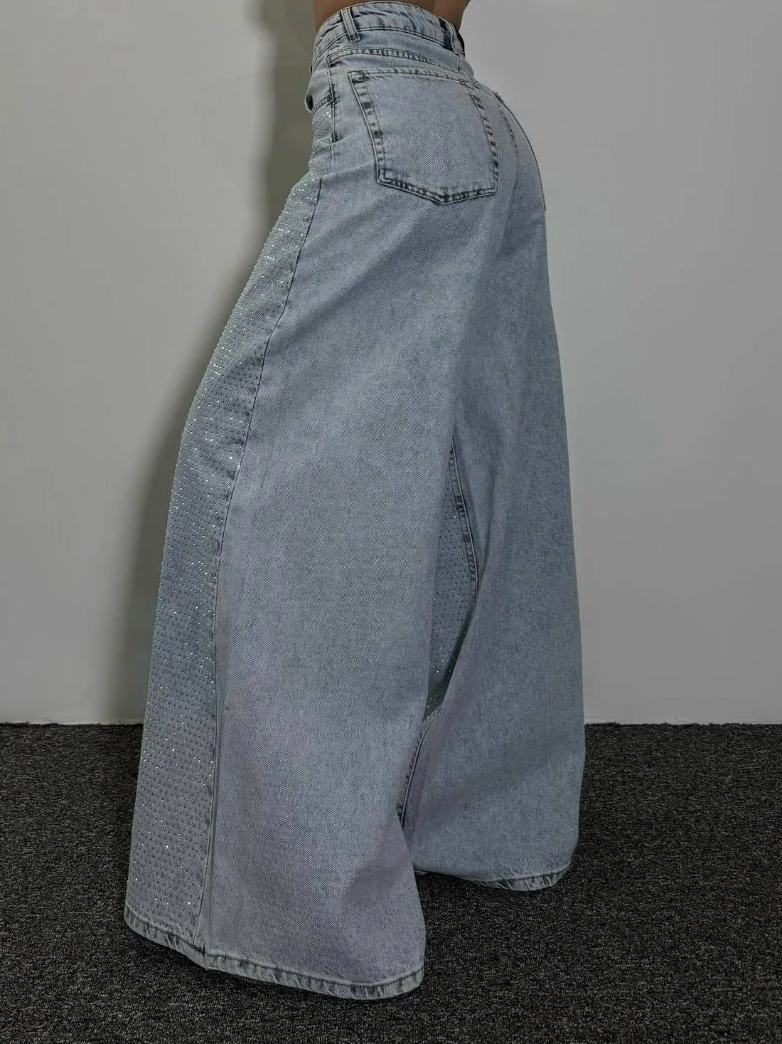 Rhinestone Loose High Waist Jeans