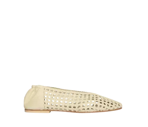 Riley Woven Flat in Vanilla