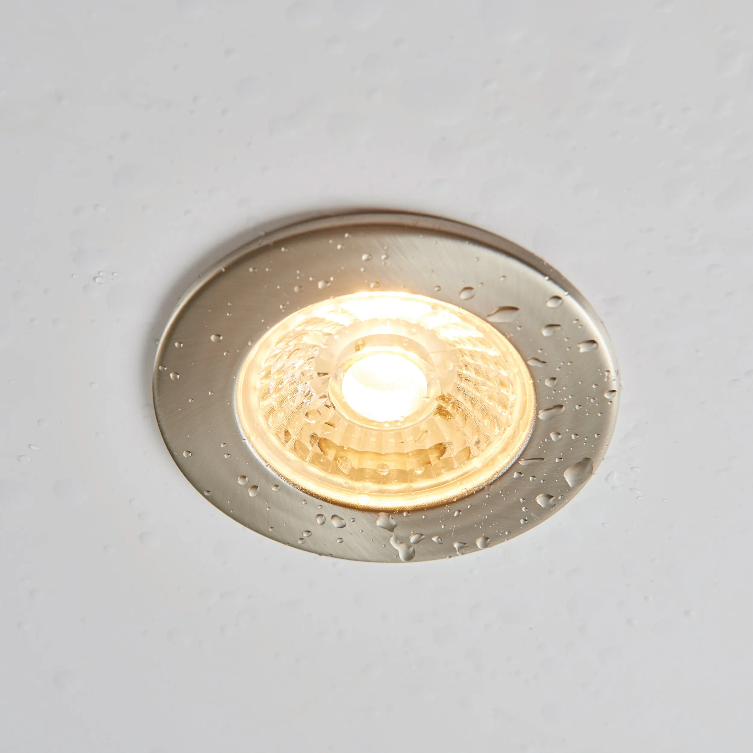 Saxby 74709 ShieldECO 800 IP65 8.5W Satin nickel effect plate & clear acrylic 8.5W LED module (SMD 2835) Warm White