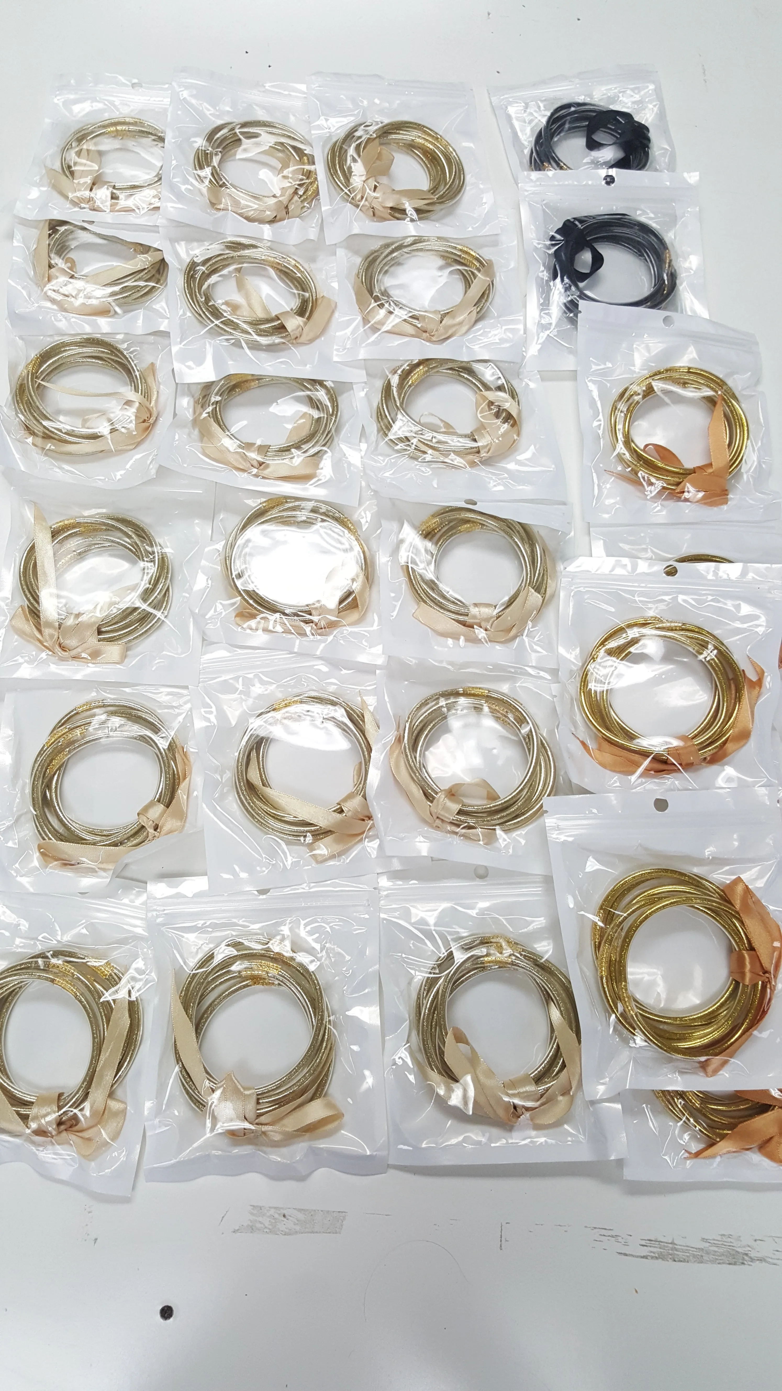 SL-064 Women's Glitter Filled Silicone Bracelet 5 Packs x 26 packs - NEW - SMALL LOT
