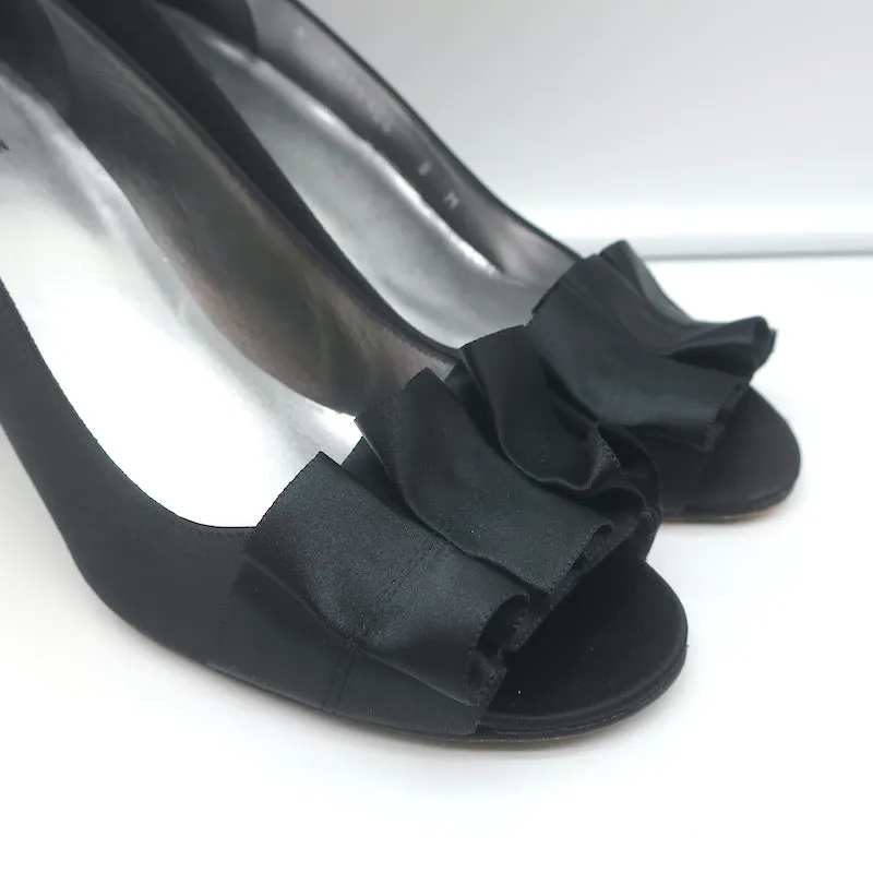 Stuart Weitzman Gigiritz Ruffle Pumps Black Satin Size 8 Open Toe Heels