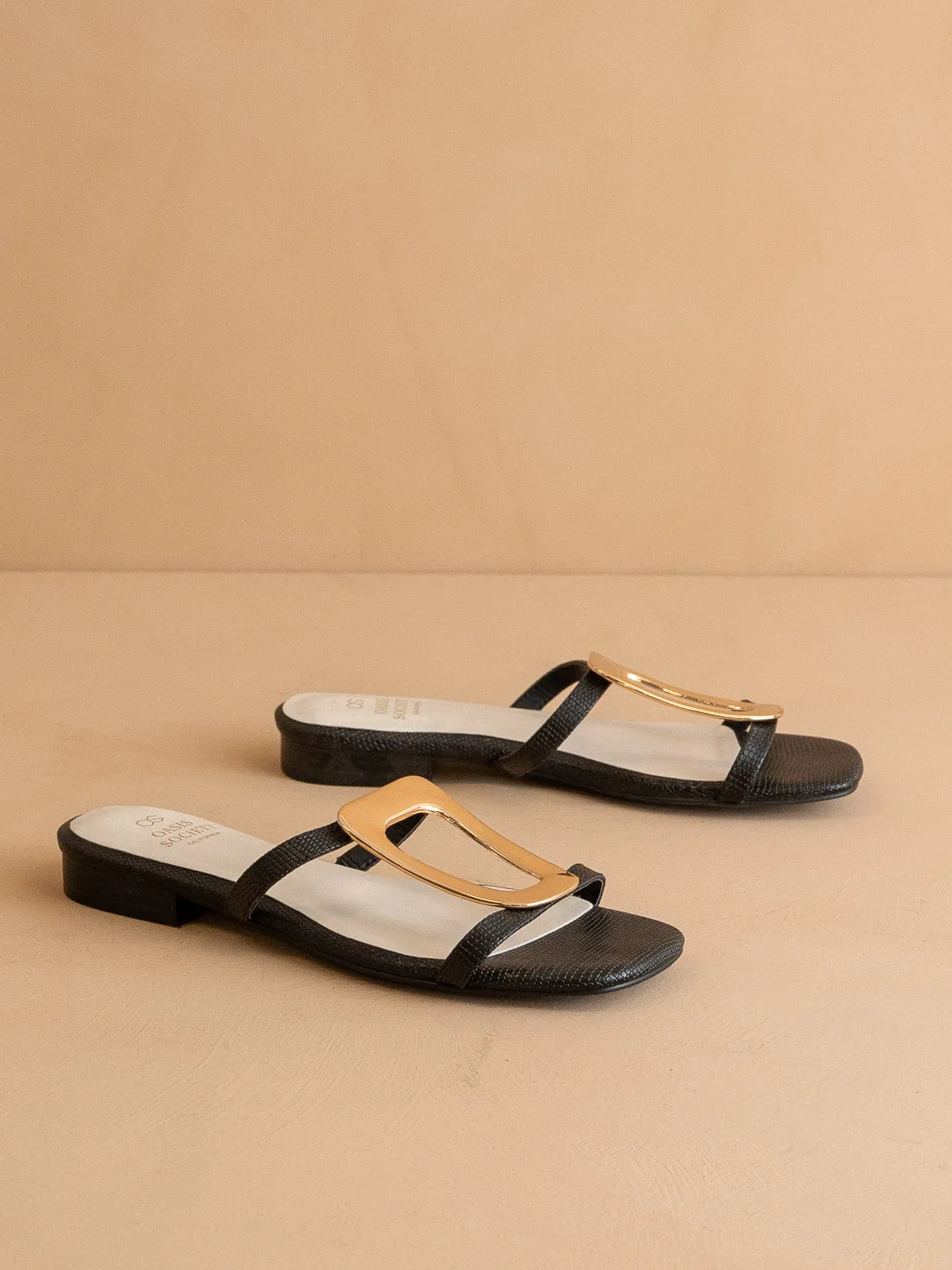 The Amiyah | Black Statement Buckle Sandal