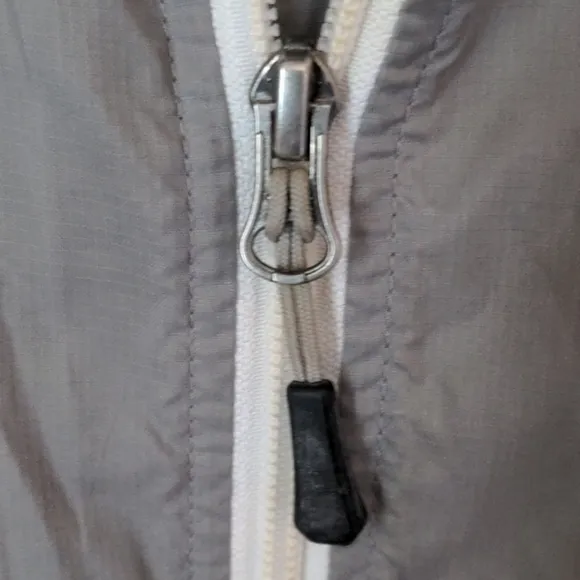 The North Face M Lightweight Nylon Hooded Jacket