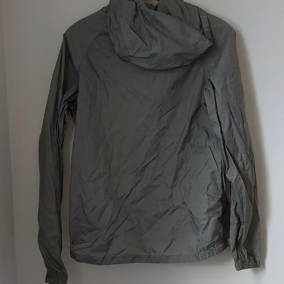 The North Face M Lightweight Nylon Hooded Jacket