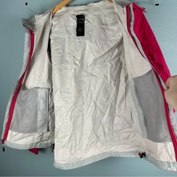 The North Face Women's Size M Fuchsia Pink HyVent 2.5L Lightweight Rain Jacket