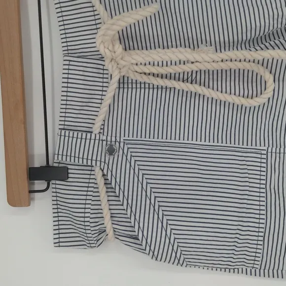 Tory Burch‎ Women's Shilo Short Size 14 White Navy Stripes Rope Belt Nautical