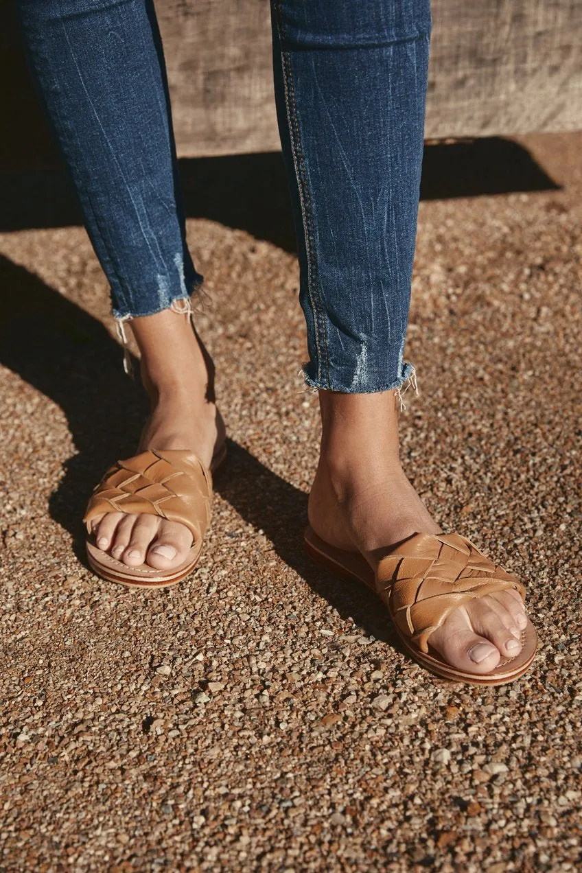 Tribal Slider - Tan