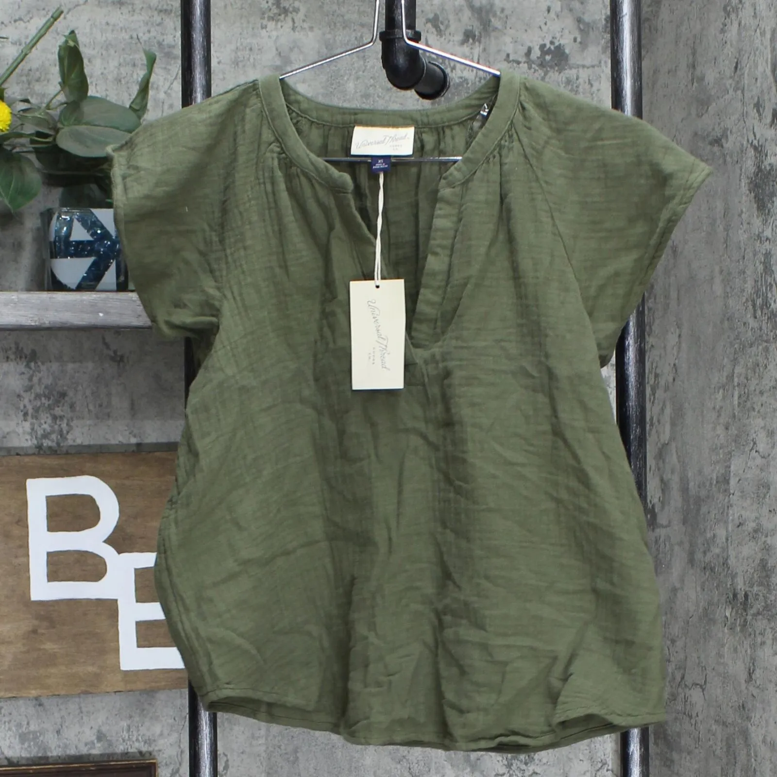 Universal Thread Women's Flutter Short Sleeve Blouse