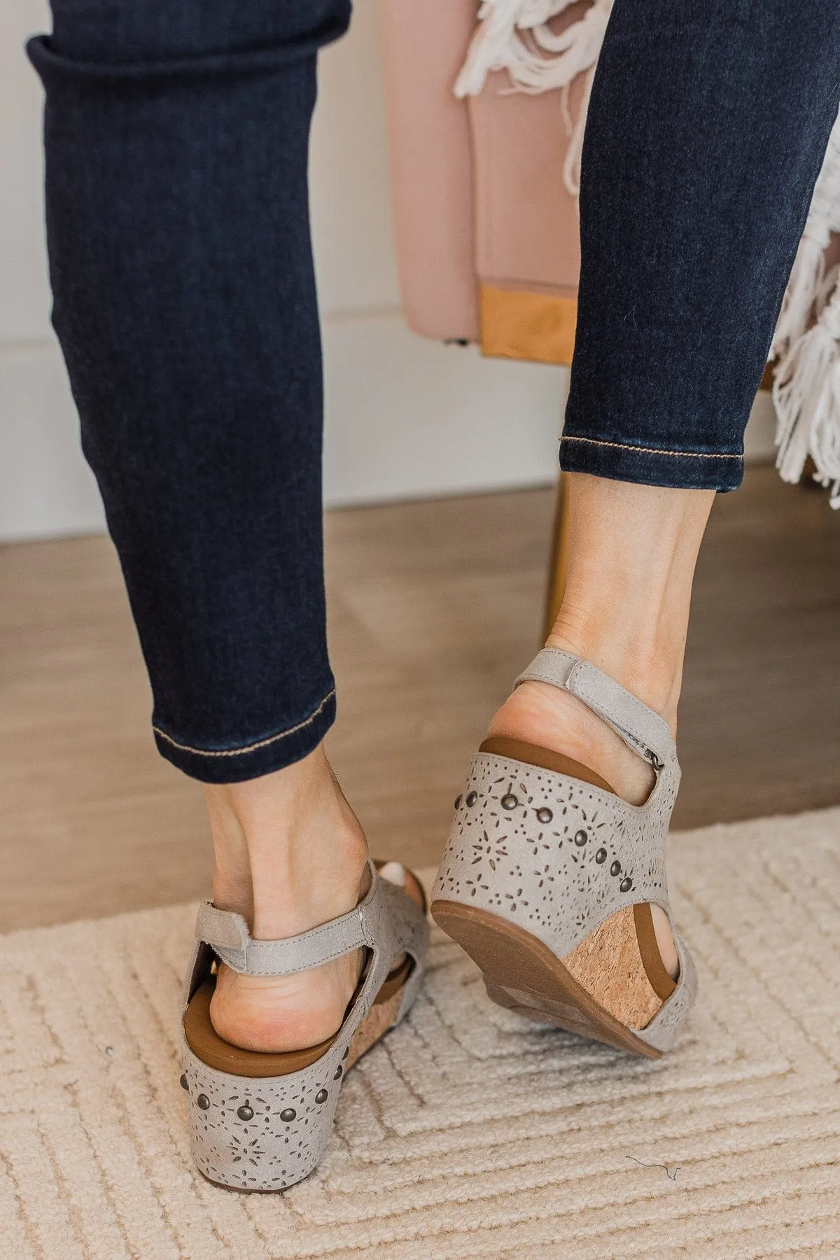 Very G Free Fly Wedges- Grey