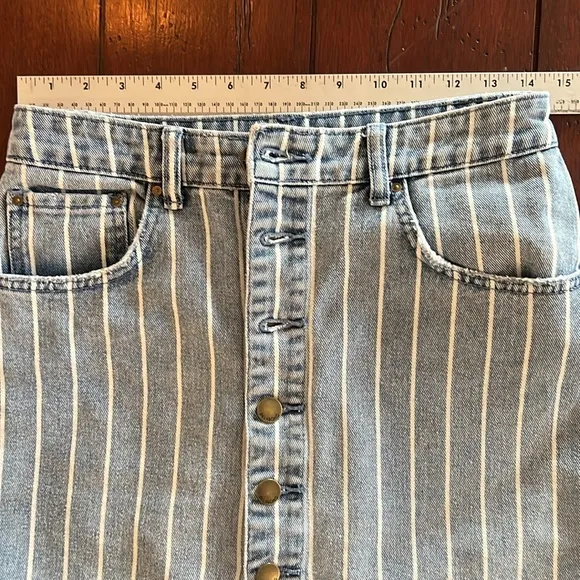 Vintage Billabong Acid Wash Pinstriped Button Front Denim Mini Jean Skirt Sz 27