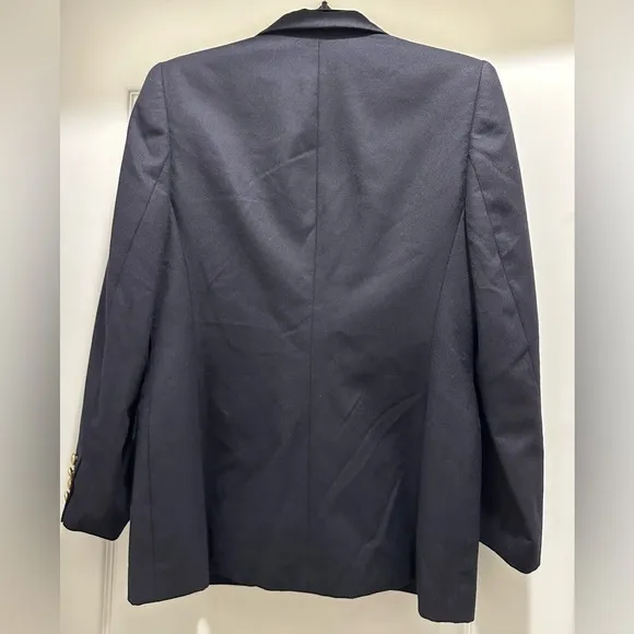 Vintage EMBASSY ROW Women's size 8P Wool Two Button Preppy Blazer Crest Emblem