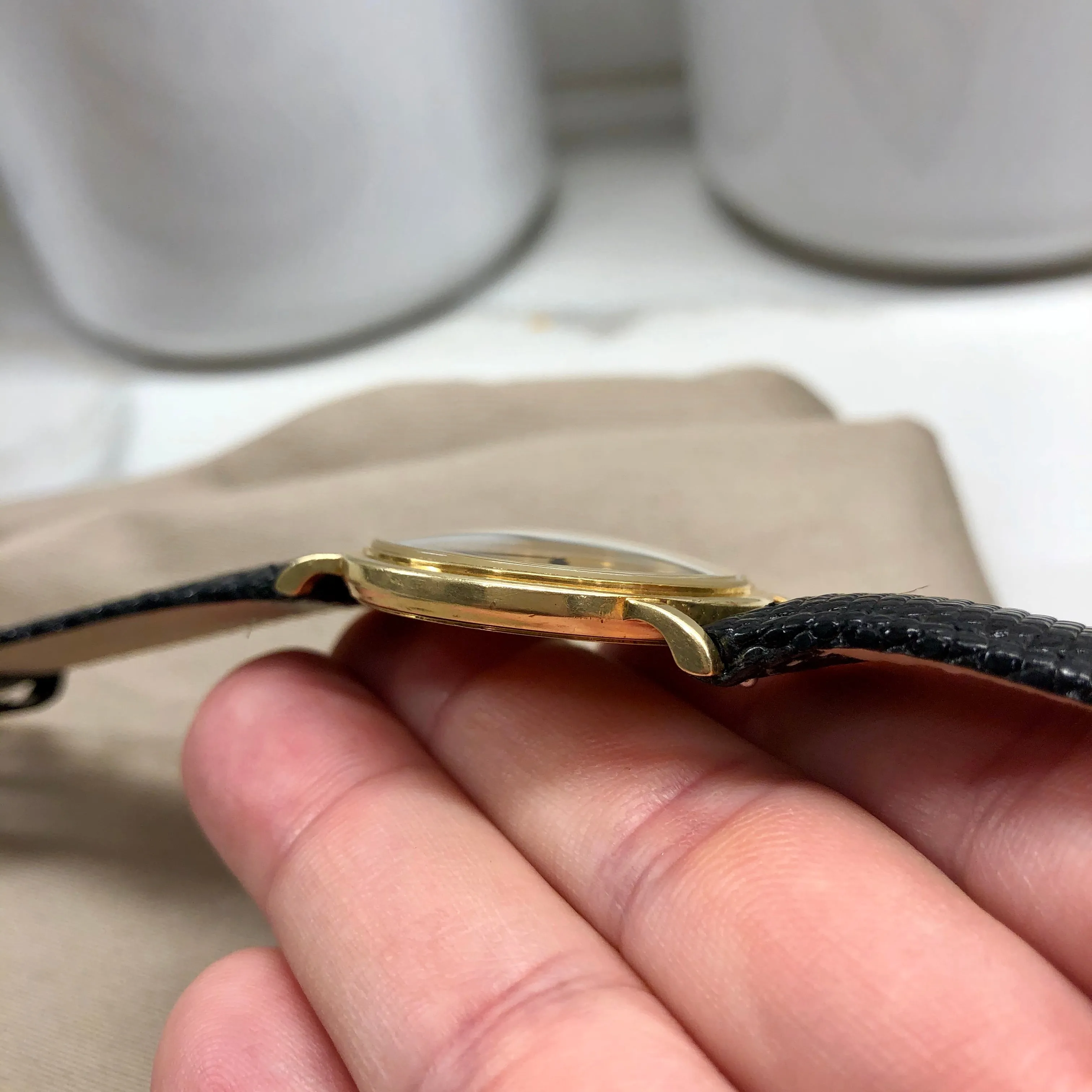 Vintage Patek Philippe Calatrava 3520 18K Yellow Gold Screw Back Manual Wind Wristwatch
