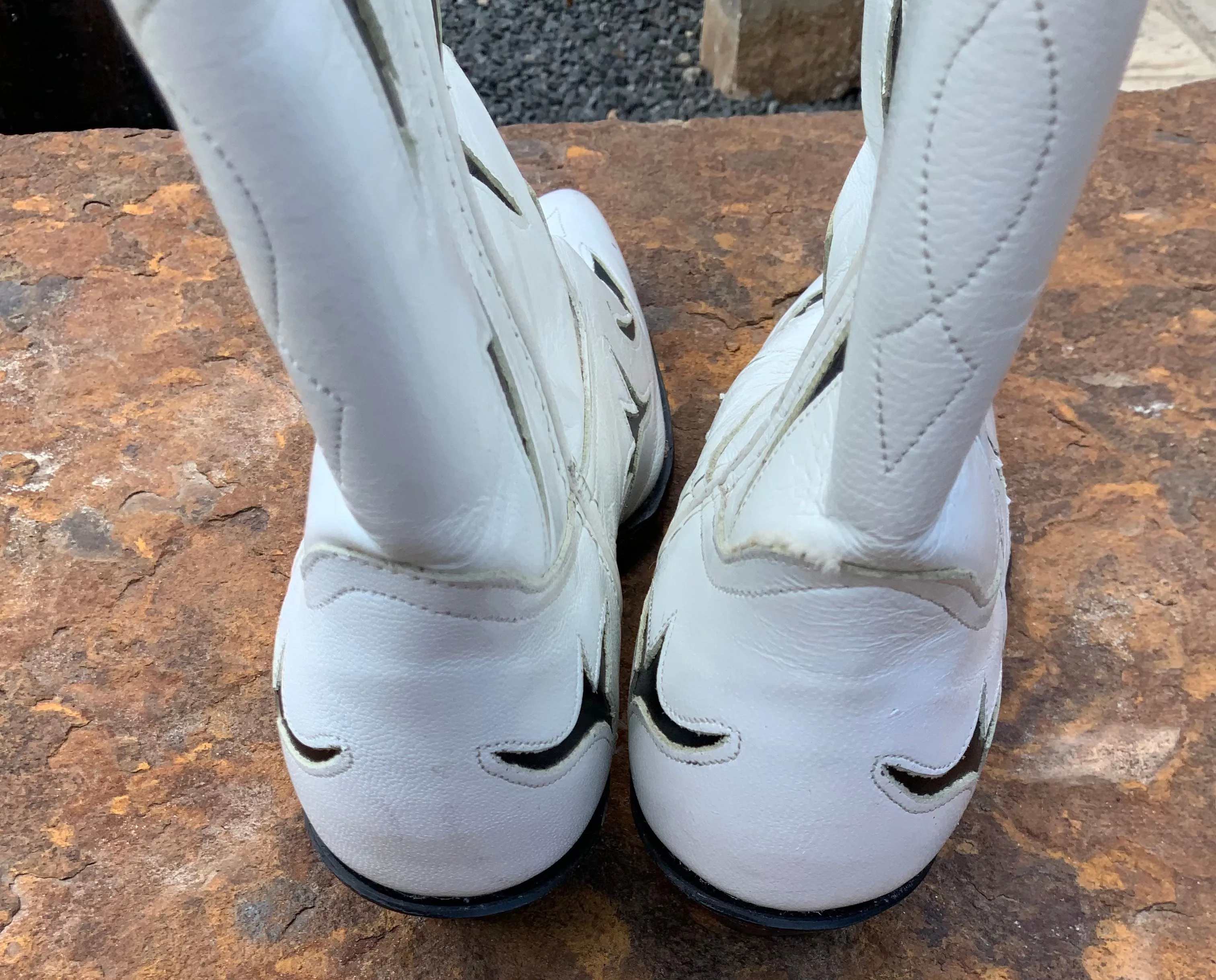 Vintage White Boots with Black Arrows 8M