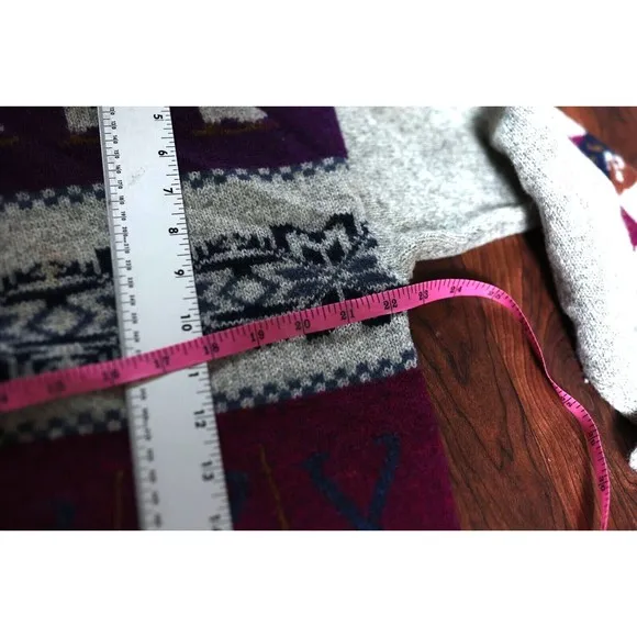 Vintage Woolrich L Women's Winter ice-skates sled Cardigan Sweater 100% Wool