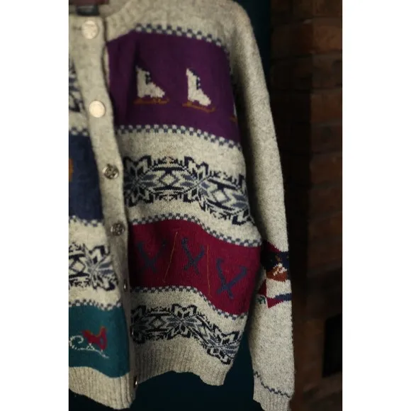 Vintage Woolrich L Women's Winter ice-skates sled Cardigan Sweater 100% Wool