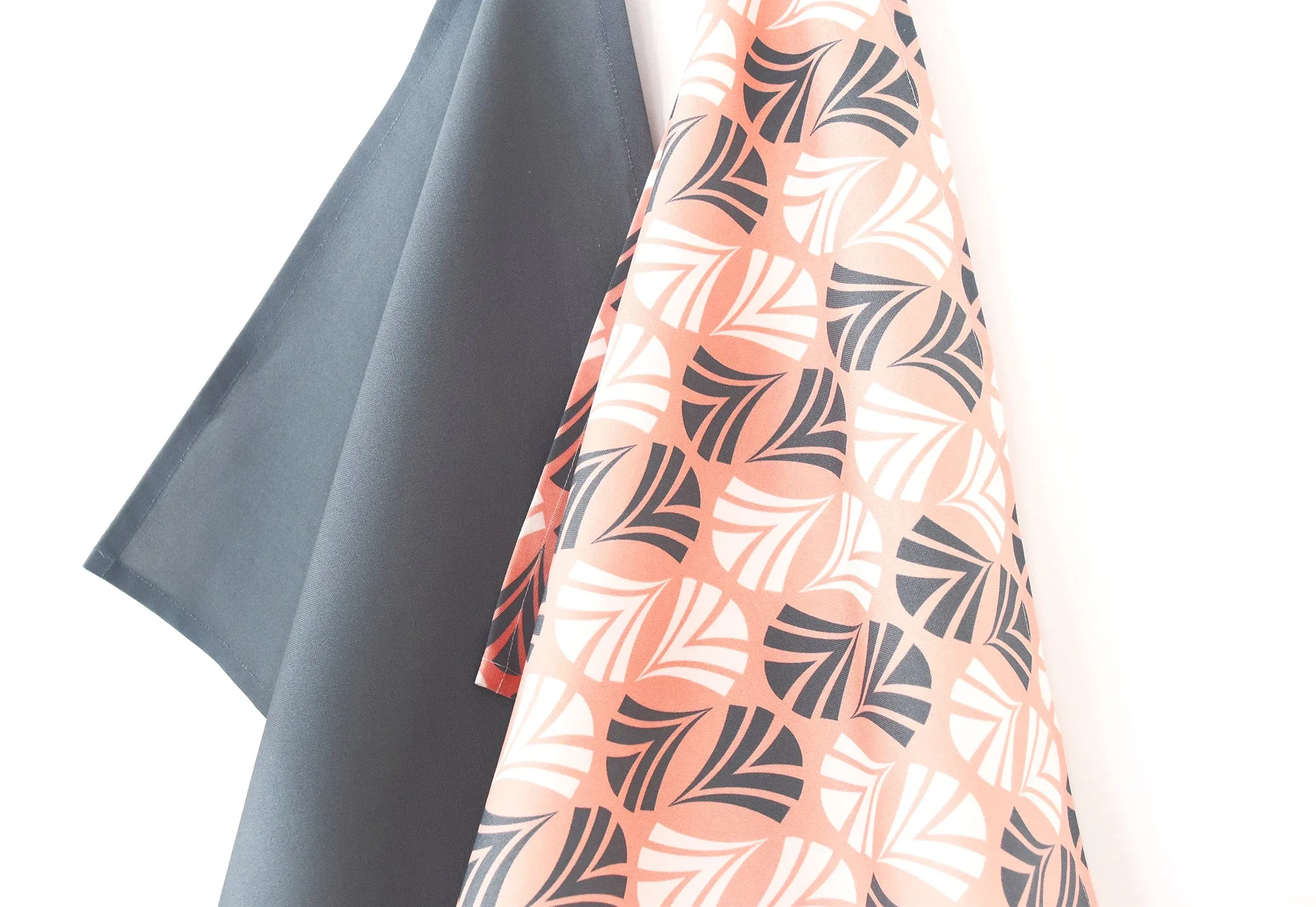 Waltz Linen Cotton Tea Towel (18.5x25) – Set of 2 (Patterned Salmon & Solid Charcoal)