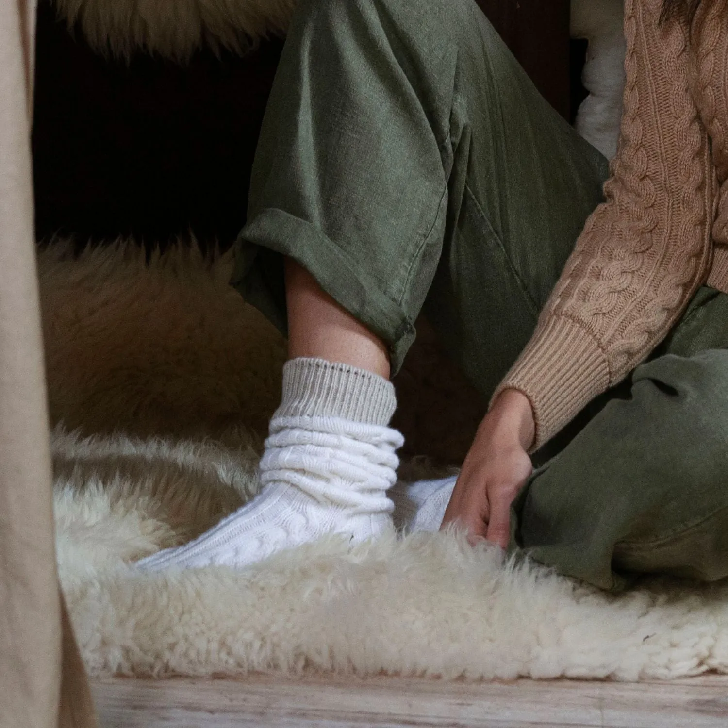 Women's Handmade Fan Cable Pure Cashmere Socks