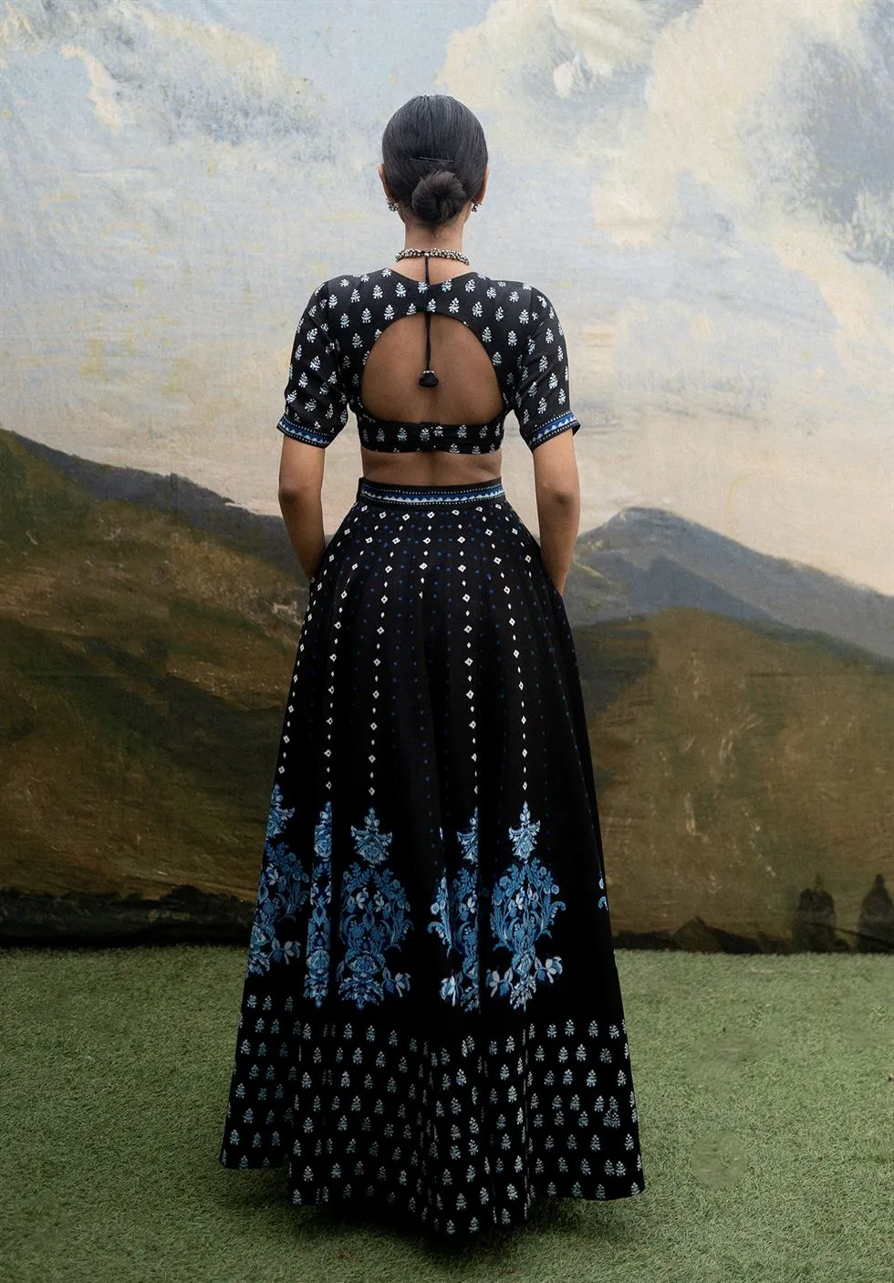 Yam   I   Camaiore Chand Lehenga LEHENGA SET  SATIN & ORGANZA (DUPATTA) BLACK An Indian Summer YAMLG05