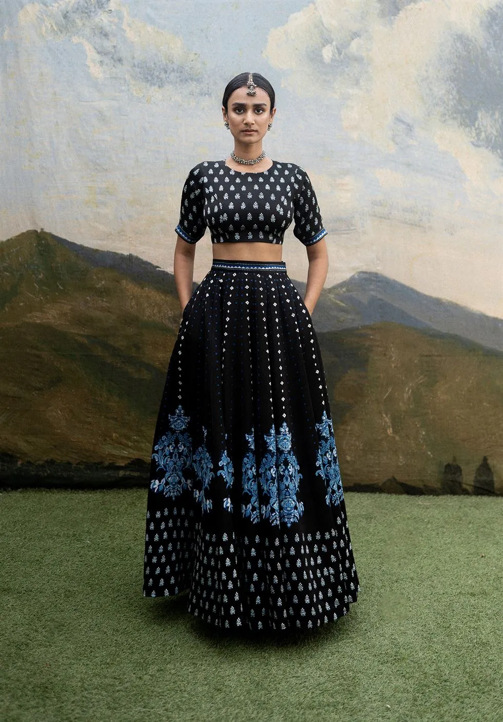 Yam   I   Camaiore Chand Lehenga LEHENGA SET  SATIN & ORGANZA (DUPATTA) BLACK An Indian Summer YAMLG05